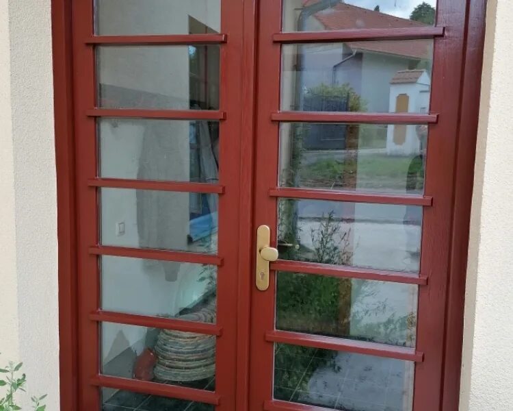 Francouzské okno po opravě škrábanců