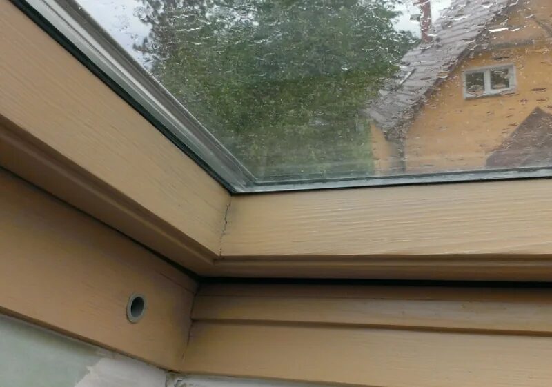 Střešní okno Velux při renovaci